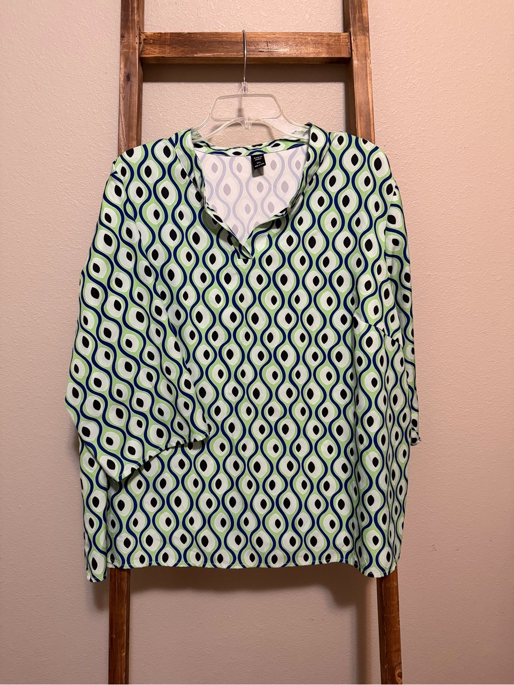 SHEIN Lime & Navy Geometric V-Neck Blouse
